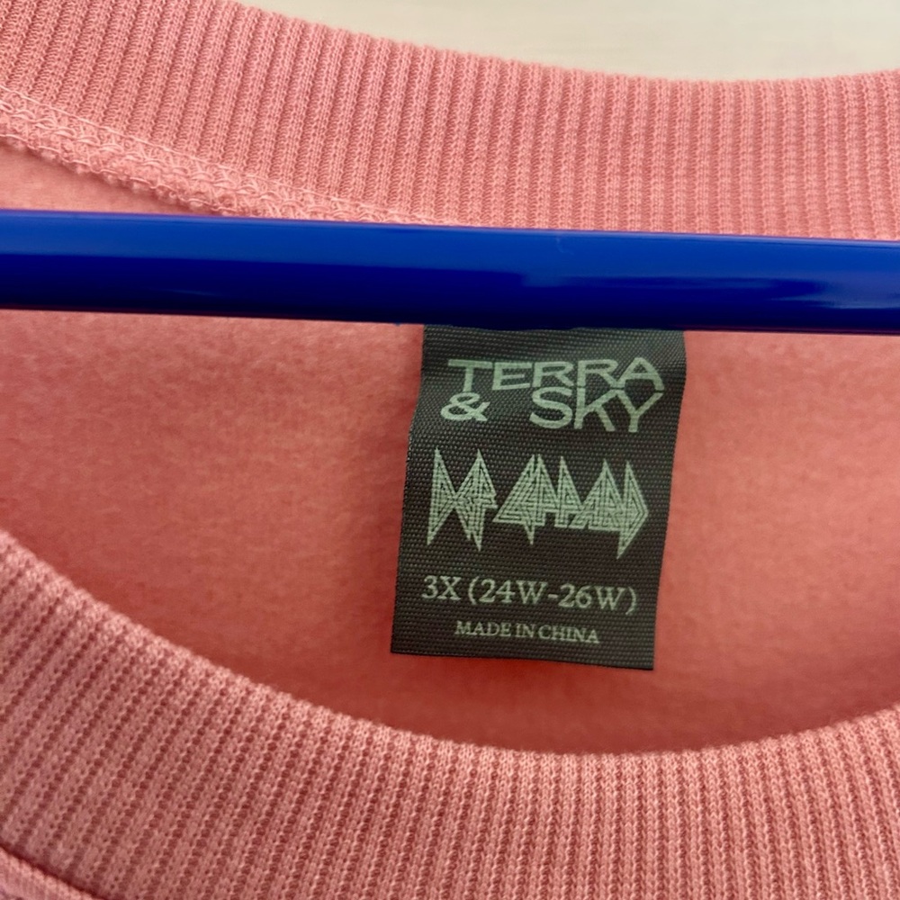 Women’s Terra & Sky Capri Jeggings w/ Def Leppard Sweatshirt 3x - Picture 5 of 6